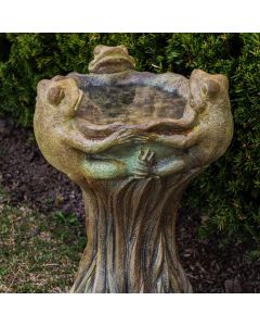 Three Frogs Bird Bath