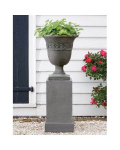 Wburg Strapwork Leaf Urn w/Ped