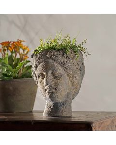 Claudia Planter